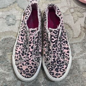 Blowfish Malibu Pink Leopard Print Slip-on Sneakers, Kids Size 3